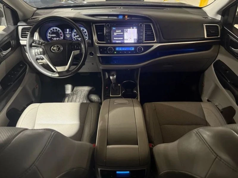 2015 Toyota Highlander - Image 8 of 12