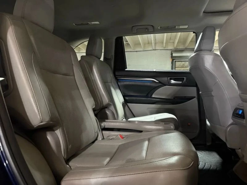 2015 Toyota Highlander - Image 11 of 12