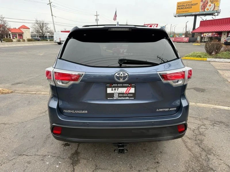 2015 Toyota Highlander - Image 7 of 12