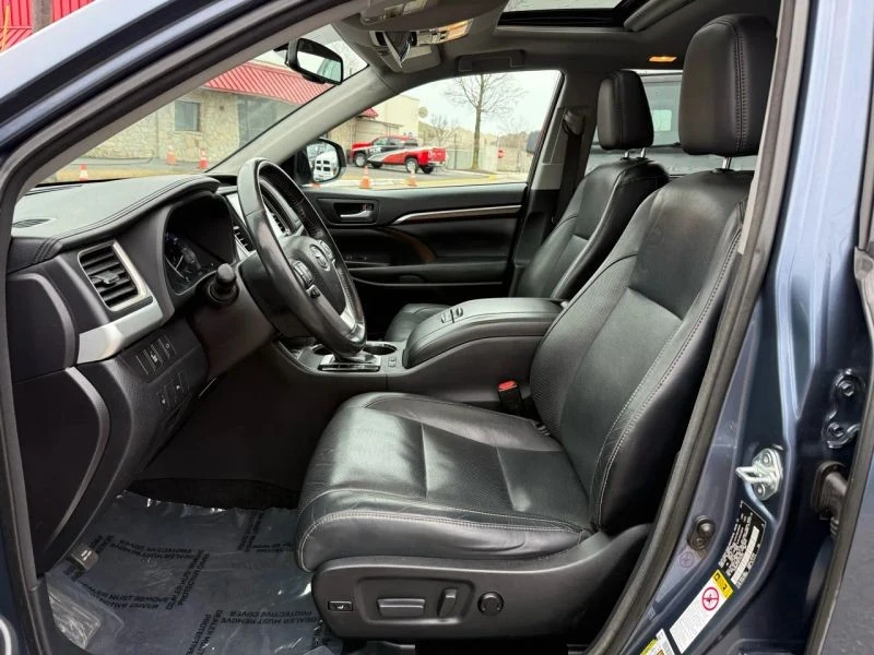 2015 Toyota Highlander - Image 9 of 12
