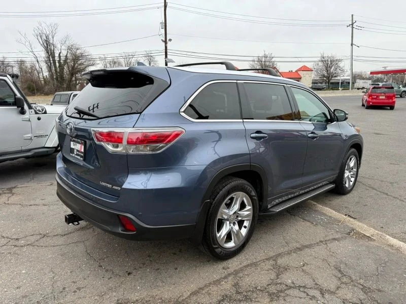 2015 Toyota Highlander - Image 8 of 12