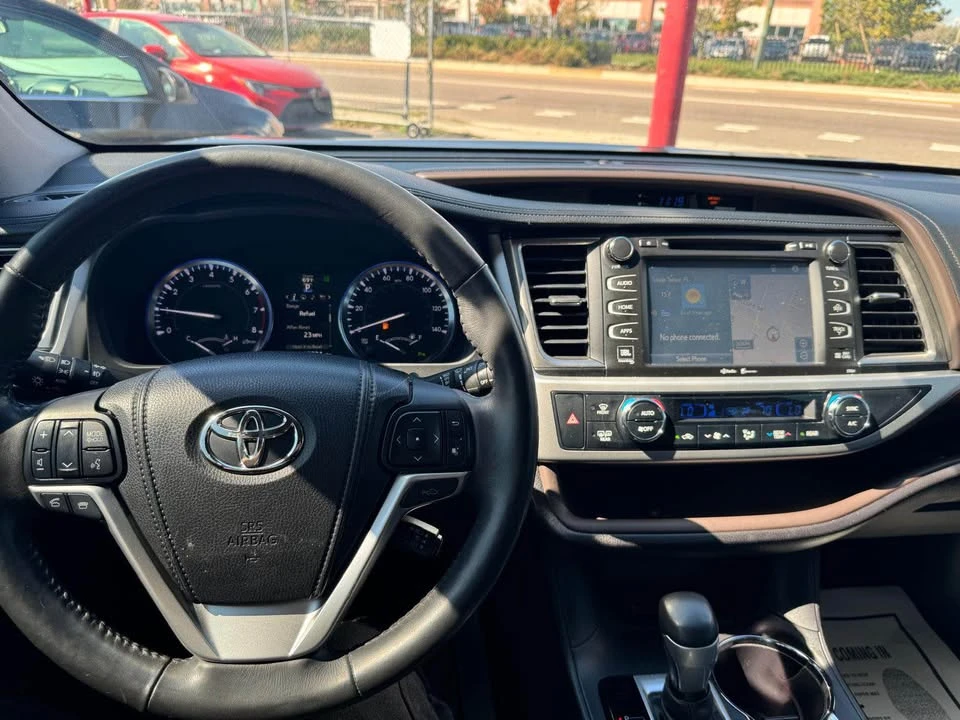 2015 Toyota Highlander - Image 15 of 20