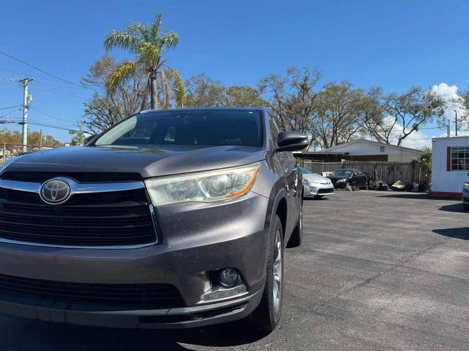 2015 Toyota Highlander - Image 3 of 20