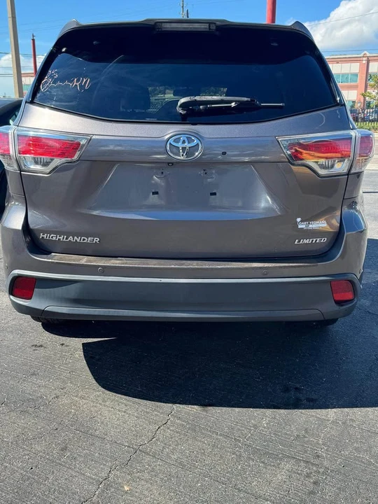 2015 Toyota Highlander - Image 7 of 20