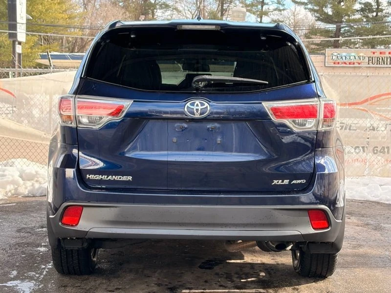2015 Toyota Highlander - Image 10 of 12