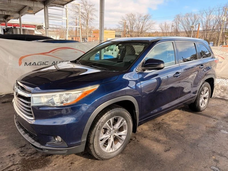 2015 Toyota Highlander - Image 8 of 12