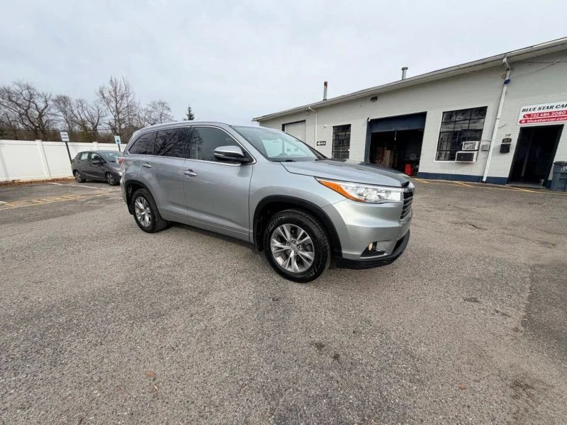 2015 Toyota Highlander - Image 6 of 12
