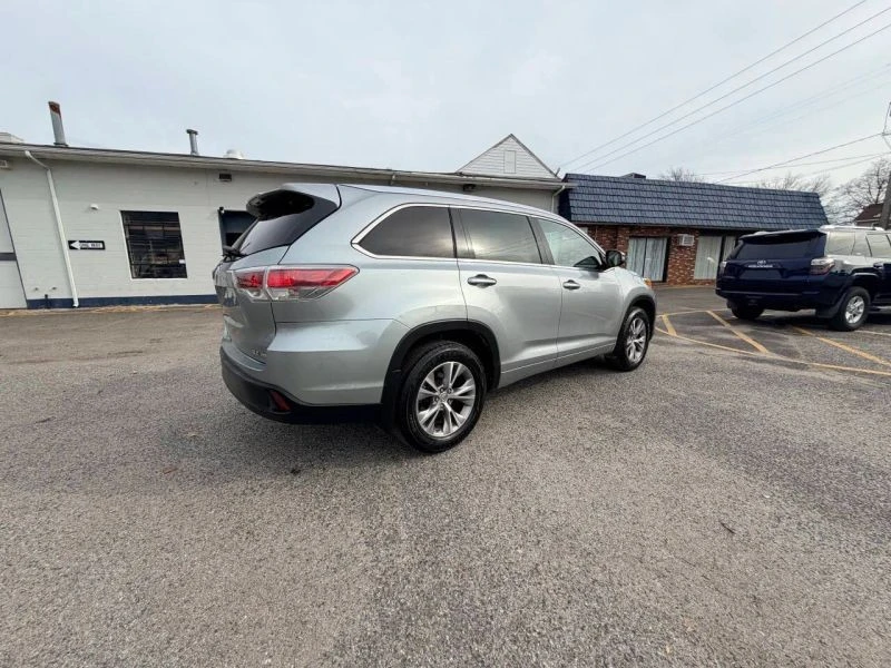 2015 Toyota Highlander - Image 11 of 12
