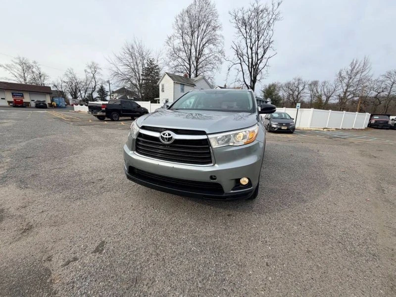 2015 Toyota Highlander - Image 2 of 12