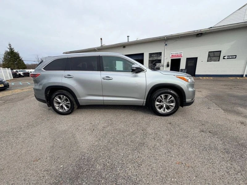 2015 Toyota Highlander - Image 7 of 12