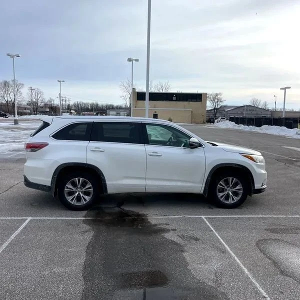 2015 Toyota Highlander - Image 6 of 12
