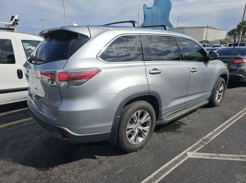 2015 Toyota Highlander - Image 2 of 9