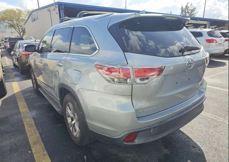 2015 Toyota Highlander - Image 3 of 9