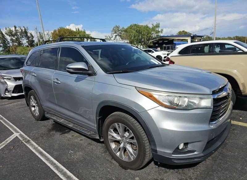 2015 Toyota Highlander - Image 5 of 9