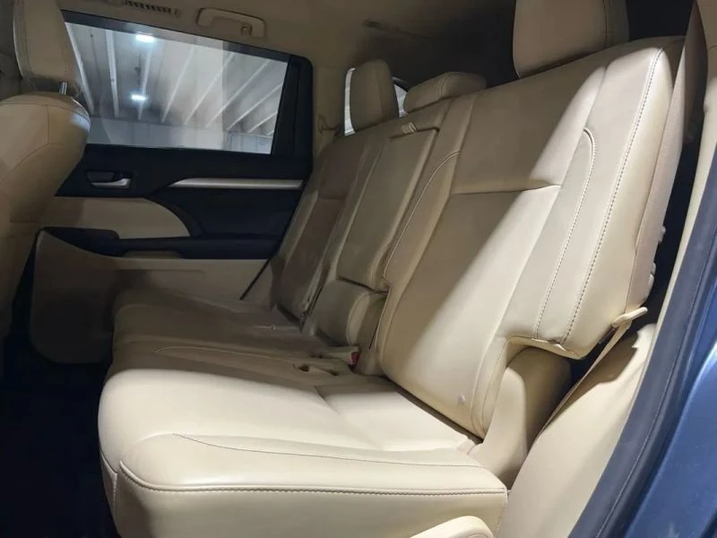 2015 Toyota Highlander - Image 11 of 12