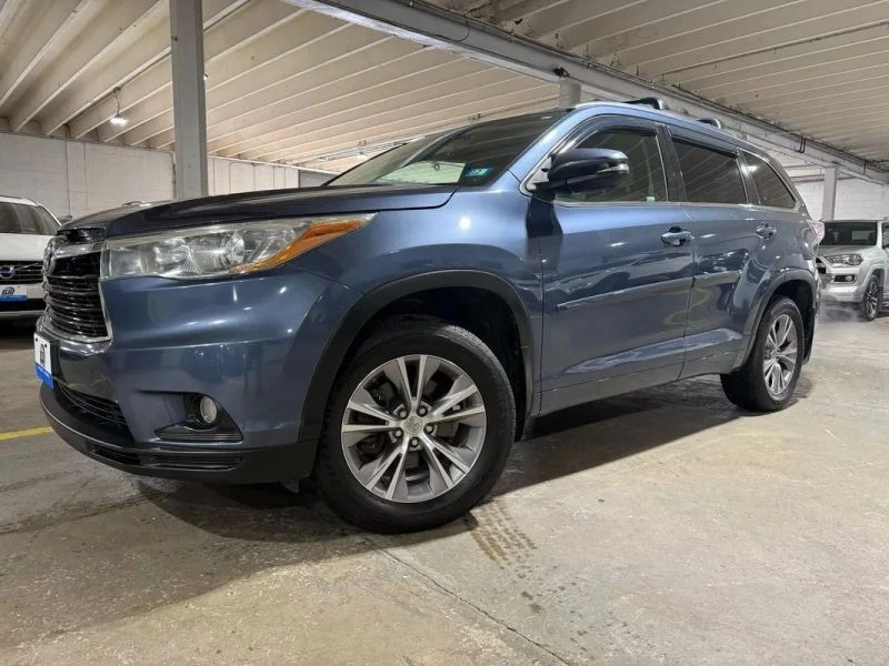 2015 Toyota Highlander - Image 2 of 12