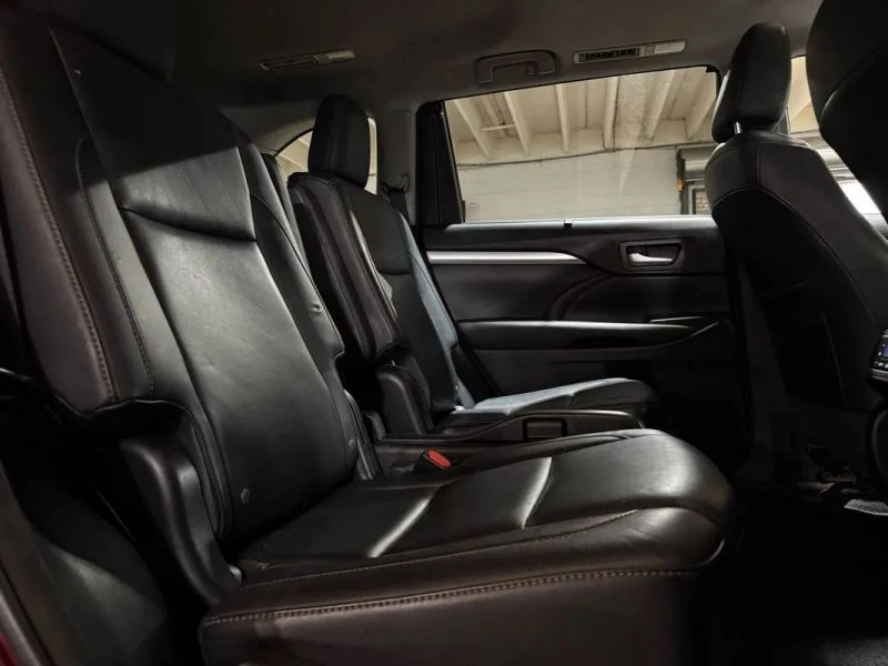 2015 Toyota Highlander - Image 11 of 12