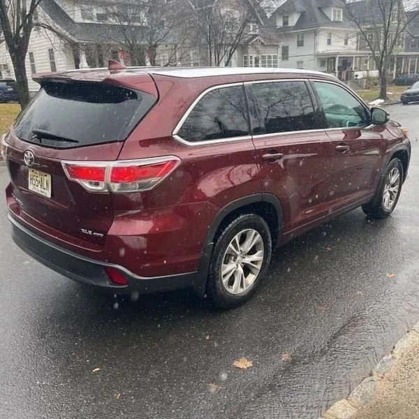 2015 Toyota Highlander - Image 8 of 12