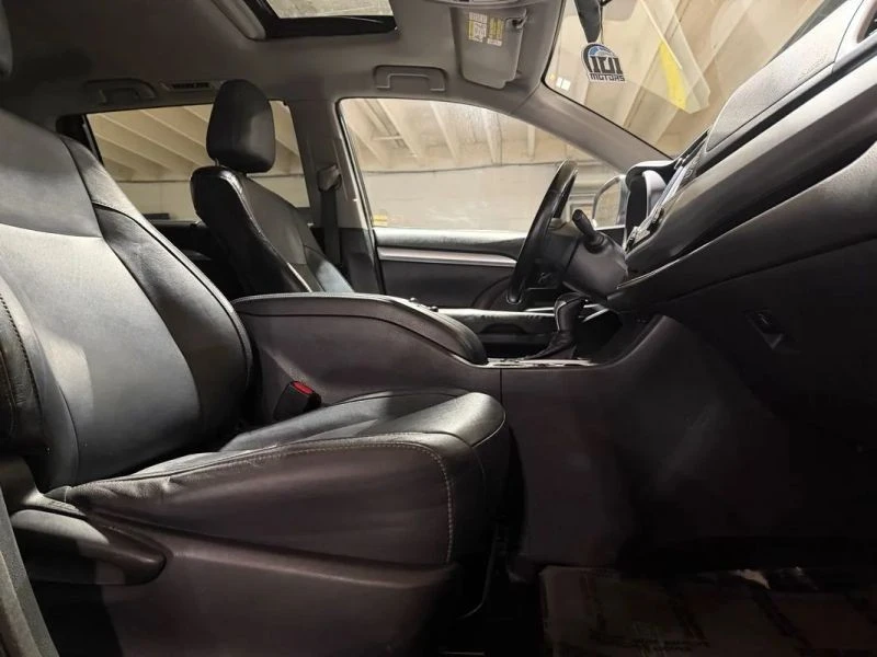 2015 Toyota Highlander - Image 11 of 12