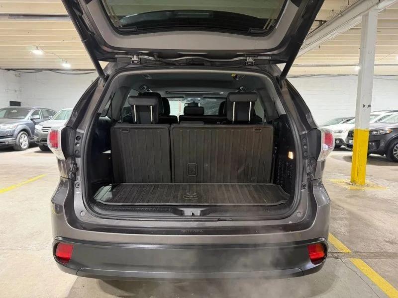 2015 Toyota Highlander - Image 8 of 12