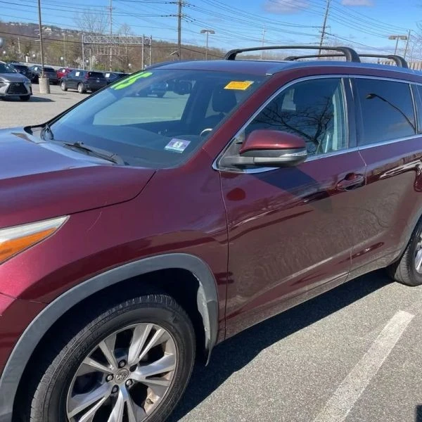 2015 Toyota Highlander - Image 2 of 12