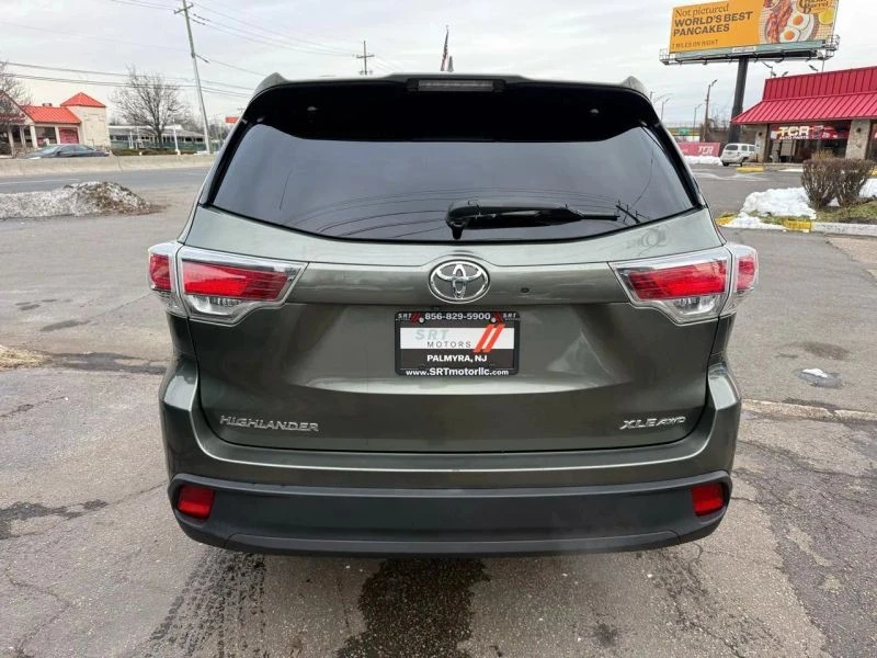 2015 Toyota Highlander - Image 7 of 12