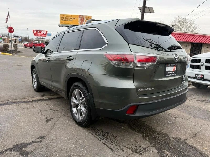 2015 Toyota Highlander - Image 6 of 12