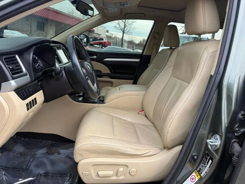 2015 Toyota Highlander - Image 9 of 12