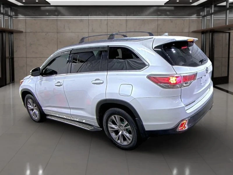 2015 Toyota Highlander - Image 6 of 6