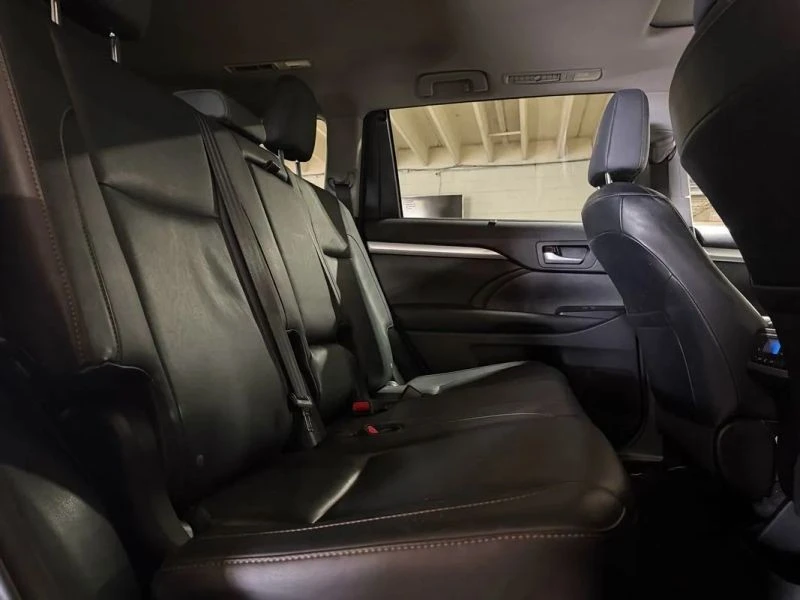 2015 Toyota Highlander - Image 11 of 12