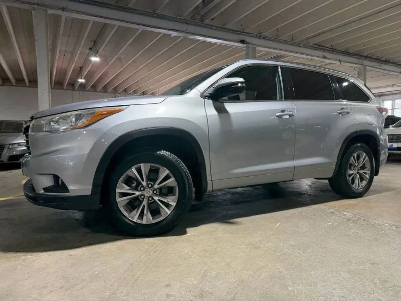 2015 Toyota Highlander - Image 2 of 12