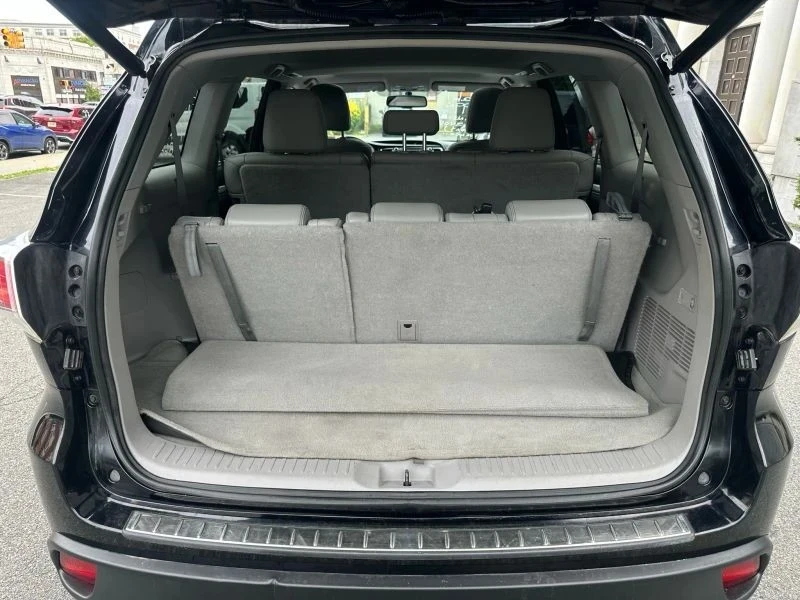 2015 Toyota Highlander - Image 7 of 12