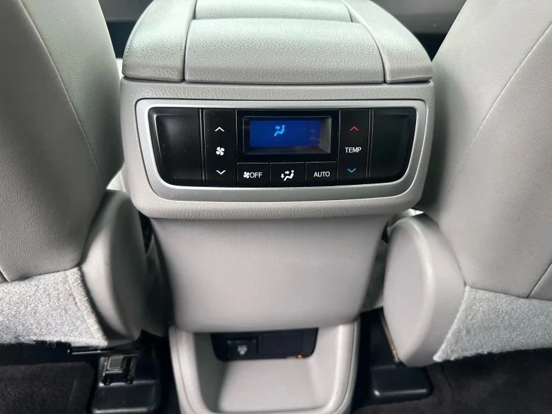 2015 Toyota Highlander - Image 12 of 12