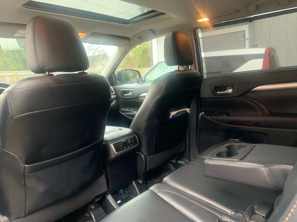 2015 Toyota Highlander - Image 21 of 21