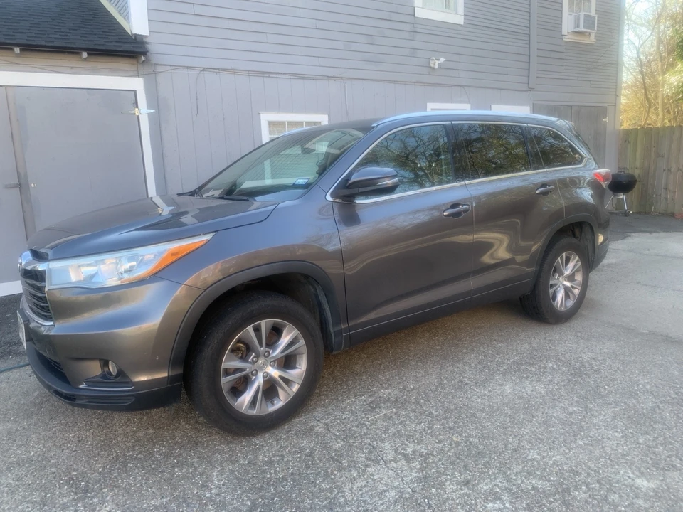 2015 Toyota Highlander - Image 12 of 21