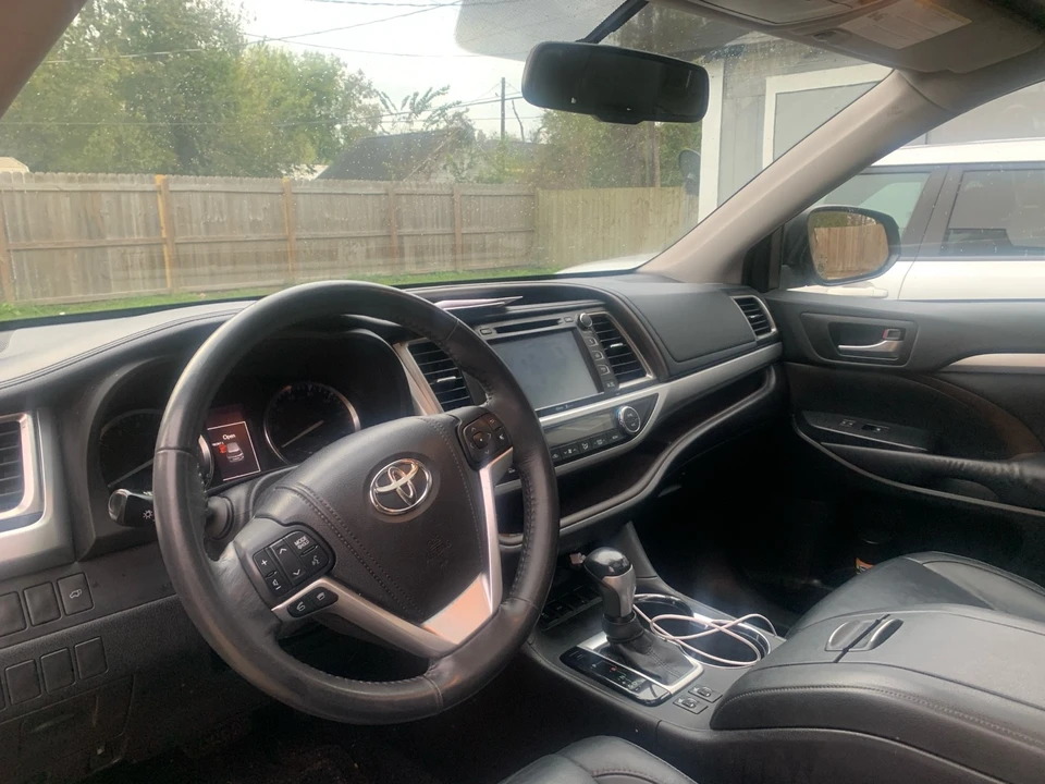 2015 Toyota Highlander - Image 13 of 21