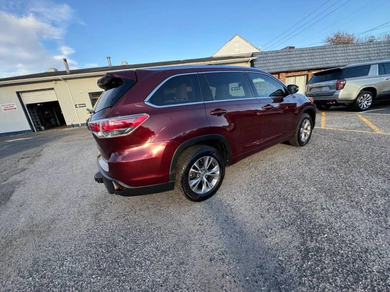2015 Toyota Highlander - Image 10 of 12