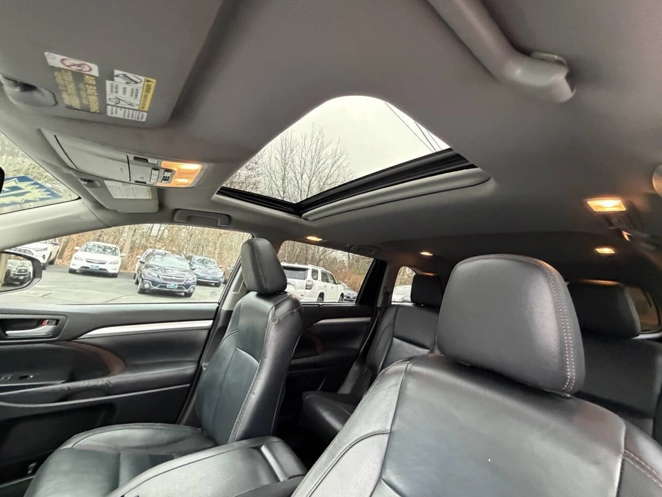 2015 Toyota Highlander - Image 15 of 21