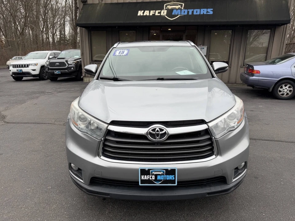 2015 Toyota Highlander - Image 2 of 21