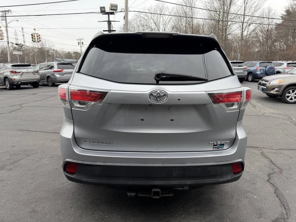 2015 Toyota Highlander - Image 9 of 21