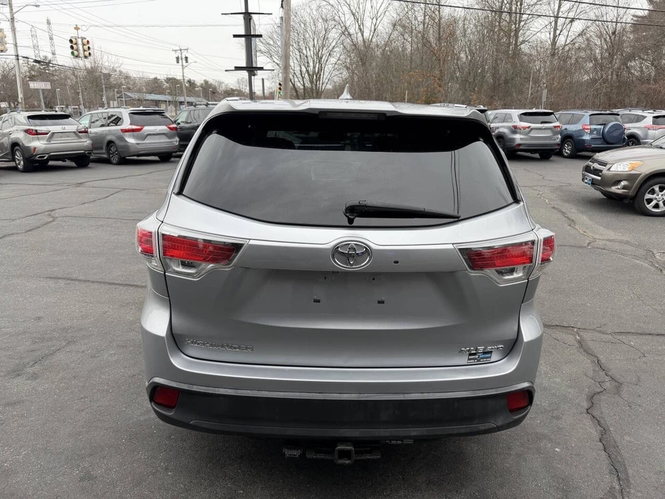 2015 Toyota Highlander - Image 8 of 21