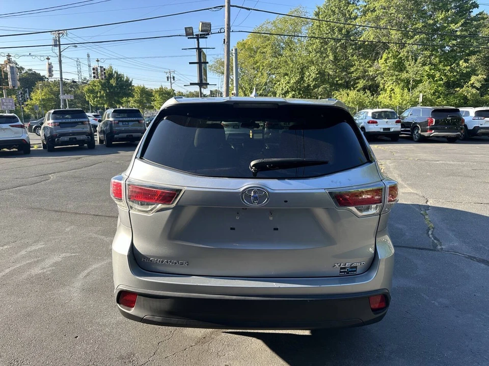 2015 Toyota Highlander - Image 6 of 21