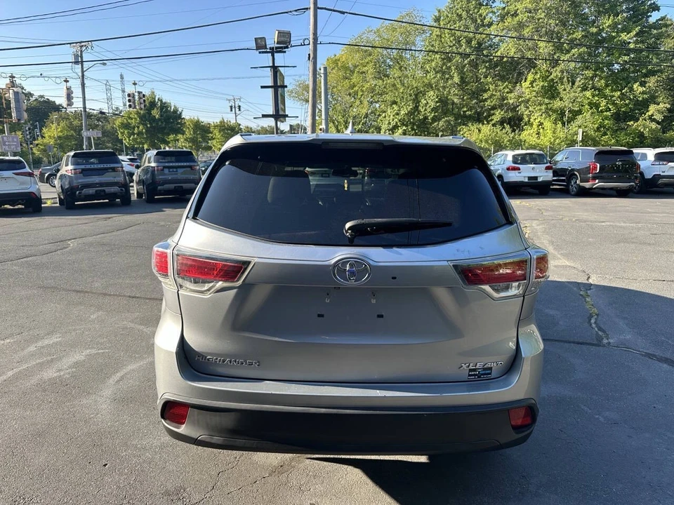 2015 Toyota Highlander - Image 6 of 21