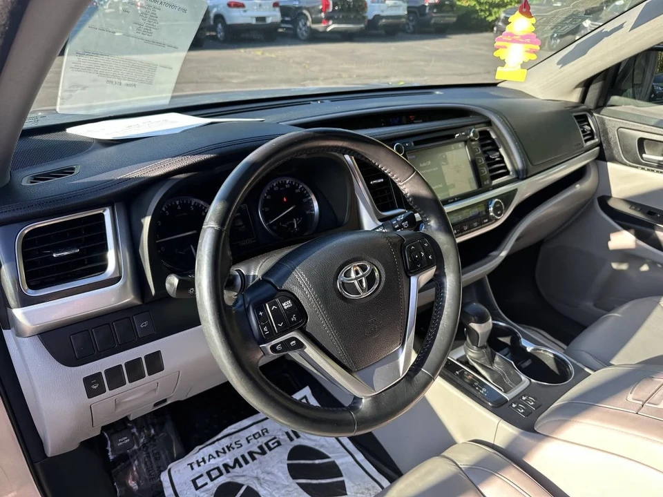 2015 Toyota Highlander - Image 14 of 21