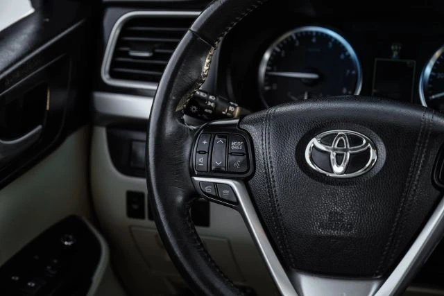 2015 Toyota Highlander - Image 18 of 31