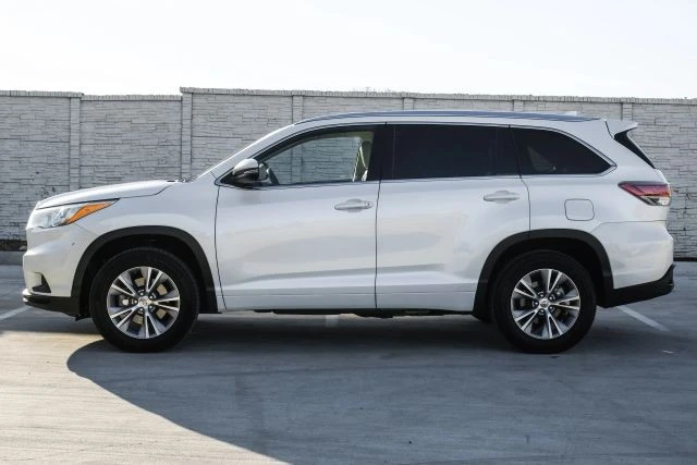 2015 Toyota Highlander - Image 12 of 31