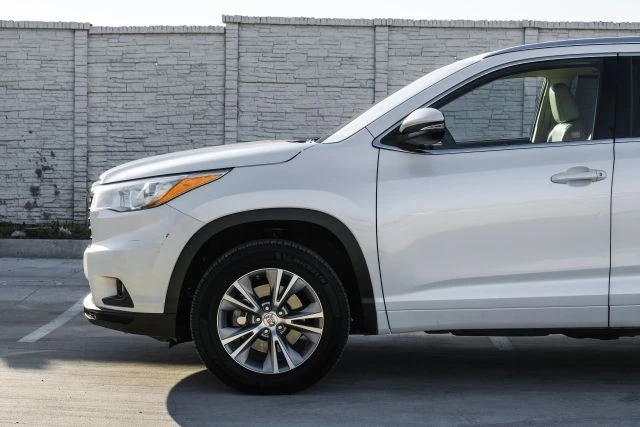 2015 Toyota Highlander - Image 13 of 31