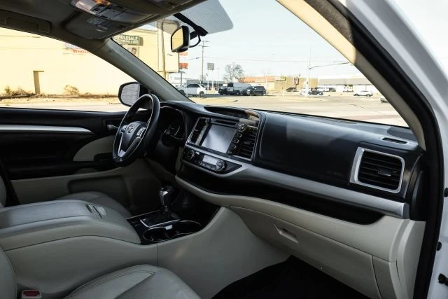 2015 Toyota Highlander - Image 15 of 31