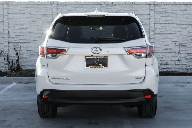2015 Toyota Highlander - Image 10 of 31