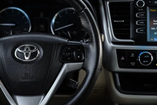 2015 Toyota Highlander - Image 19 of 31